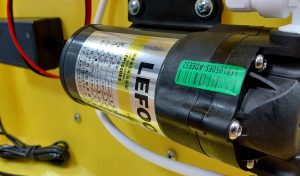 پمپ لیفو روی دستگاه تصفیه آب پایس